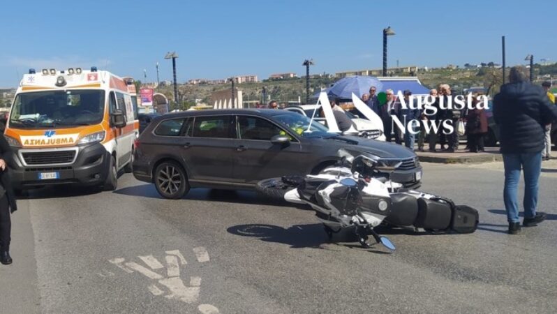 Augusta, scontro auto-moto in viale Italia: giovane finisce in ospedale