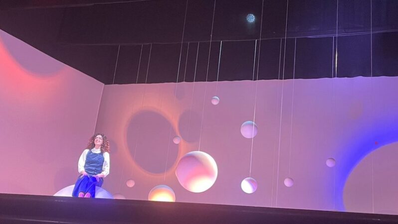 Augusta, successo e applausi a “Città della  notte” con la comicità di Teresa Mannino