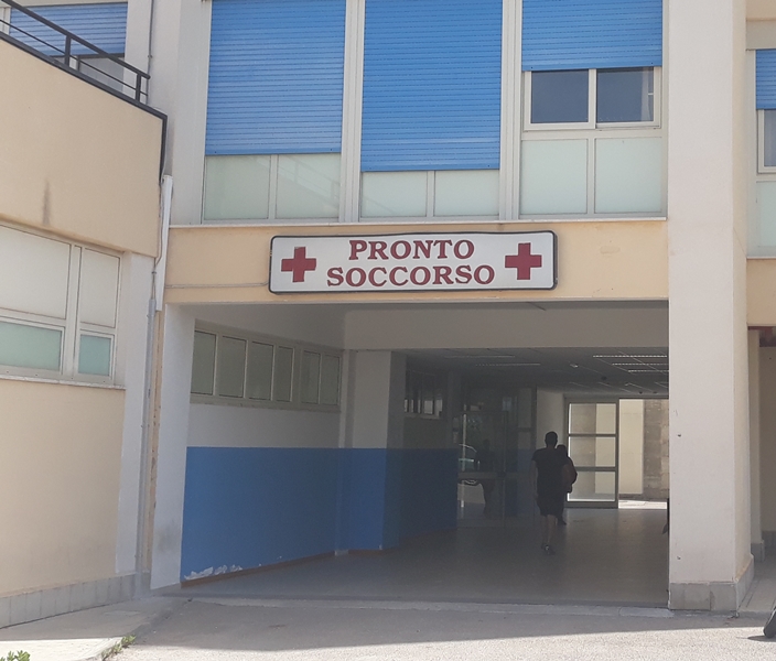 Augusta, aggressione al Pronto soccorso: due operatori sanitari presi a pugni. Intervengono i Carabinieri